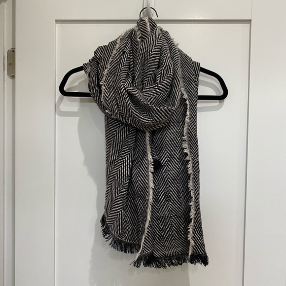 Old Navy Scarf - Picture 1 of 3